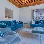 Apartment With A Private Terrace On The Water !