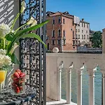 Apartment With A Private Terrace On The Water !